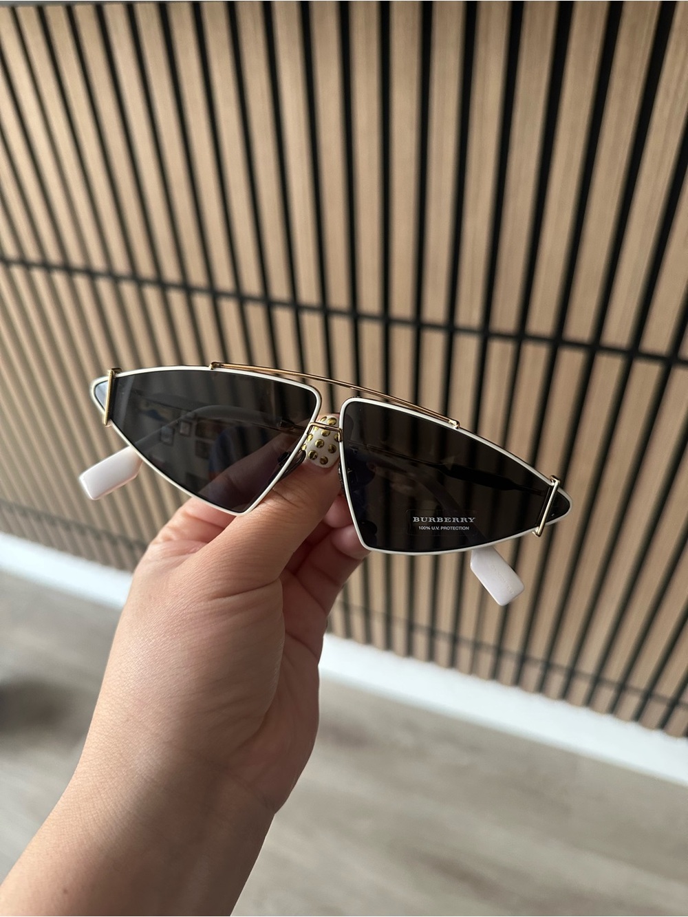 Burberry Cat-Eye Sunglasses with case and box - Picture 2 of 7